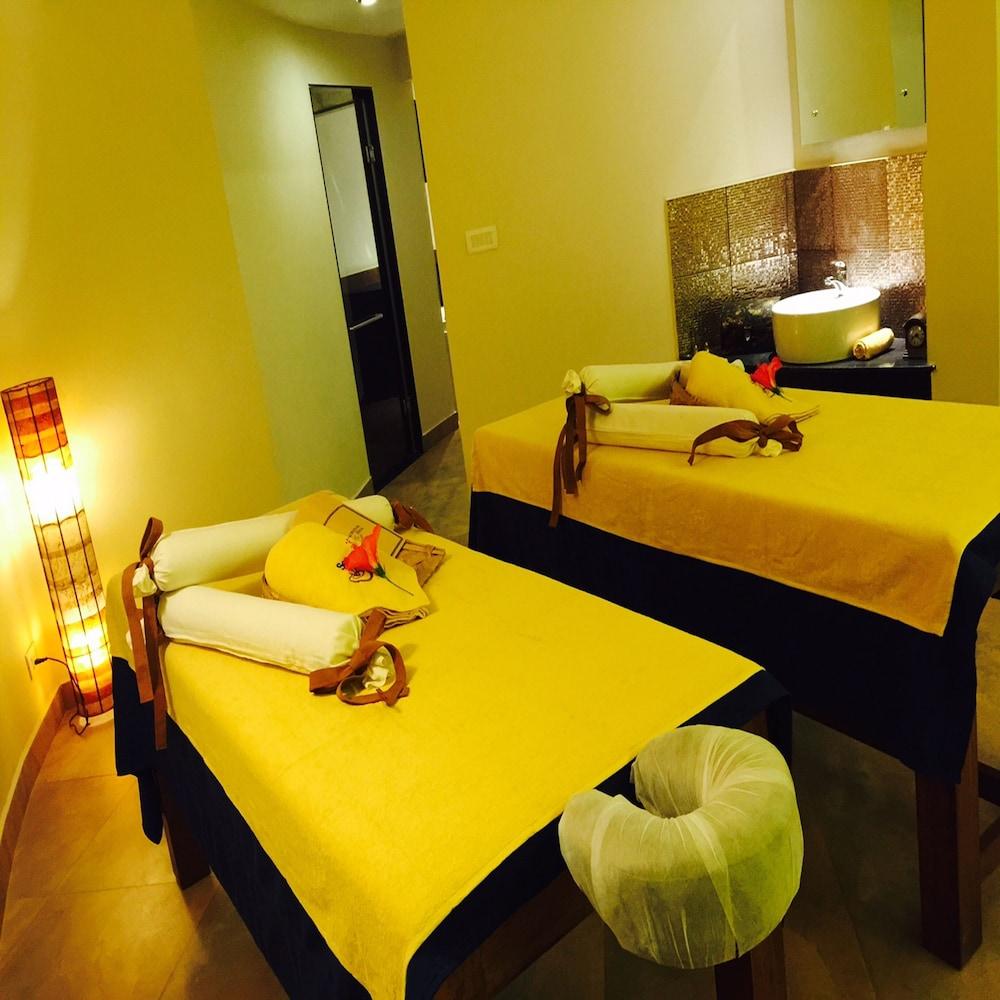 Poetree Thekkady Hotel Bagian luar foto