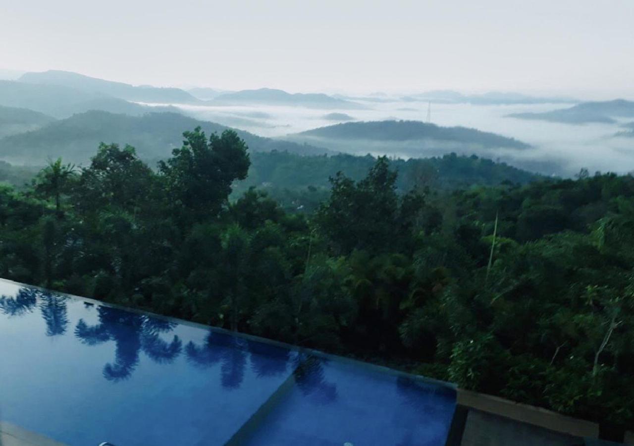 Poetree Thekkady Hotel Bagian luar foto