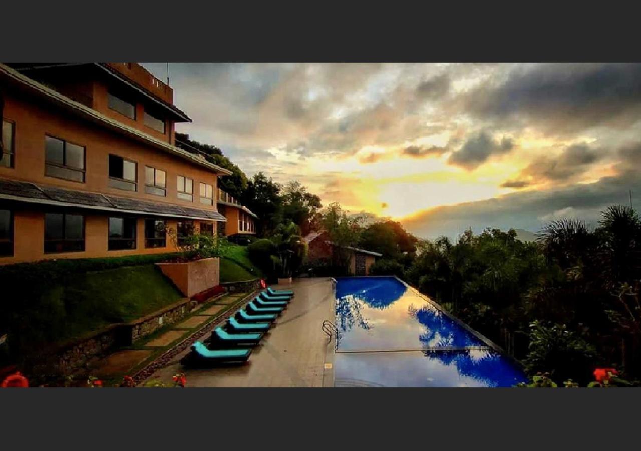 Poetree Thekkady Hotel Bagian luar foto
