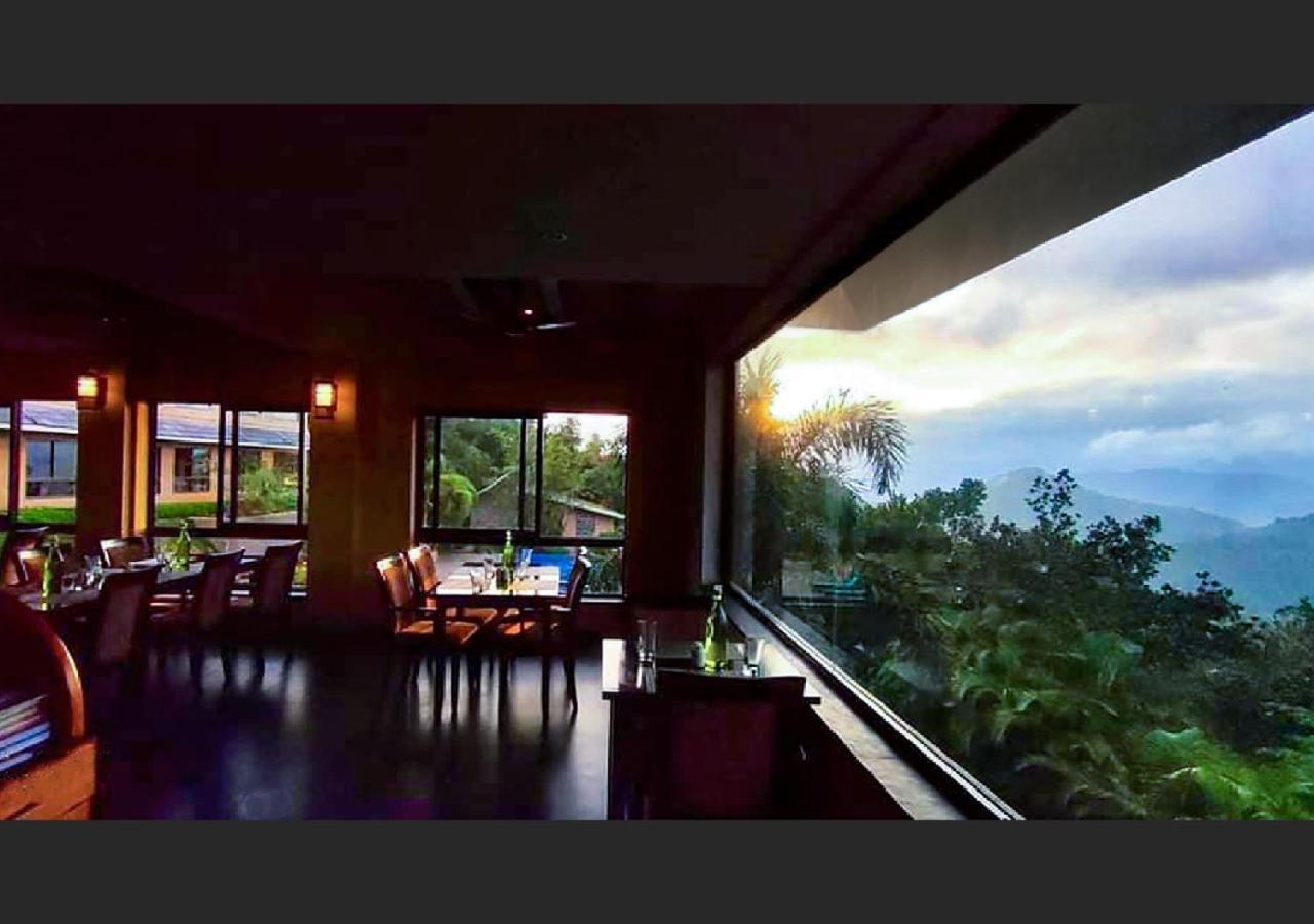 Poetree Thekkady Hotel Bagian luar foto
