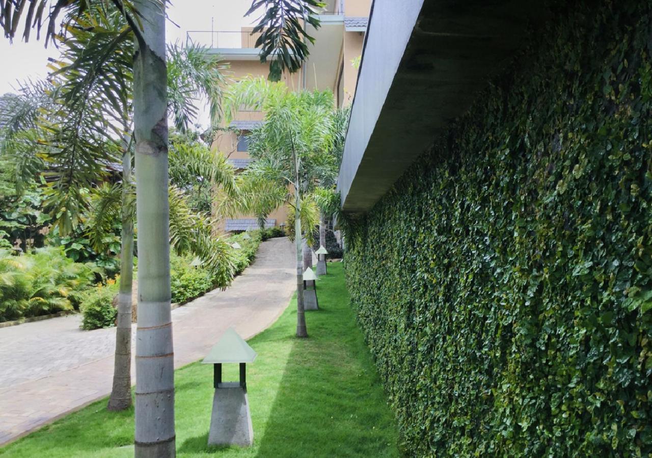 Poetree Thekkady Hotel Bagian luar foto